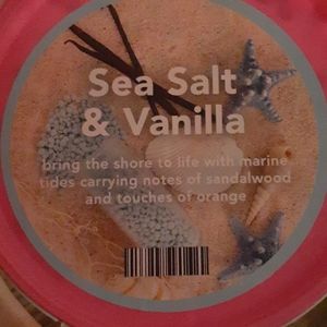 Sea salt & vanilla it's from pink zebra (new)